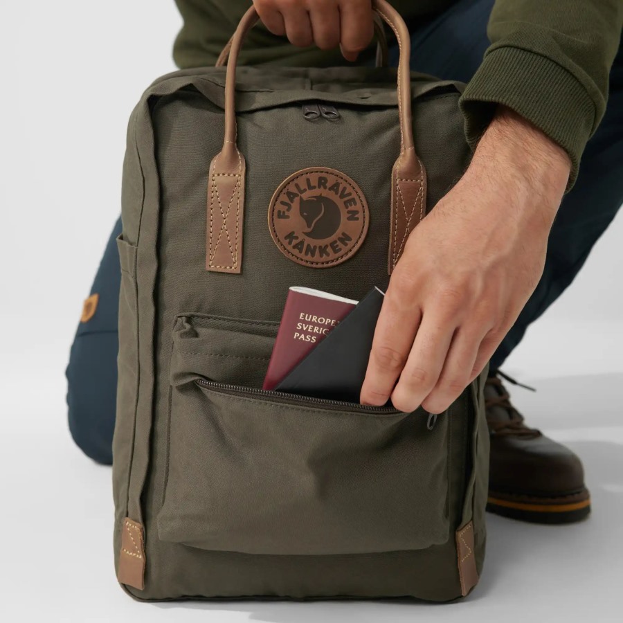 Navy Kånken No. 2 Laptop 15 Fjällräven